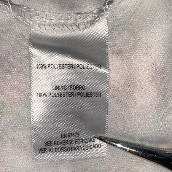 GABBY SKYE retro floral lace dress, sleeveless, white base Back zip. 12 - Picture 13 of 17